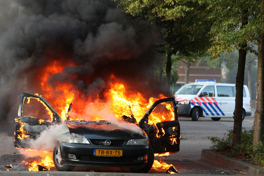 2012-09-30 9012 Sprang Capelle Raadhuisplein autobrand