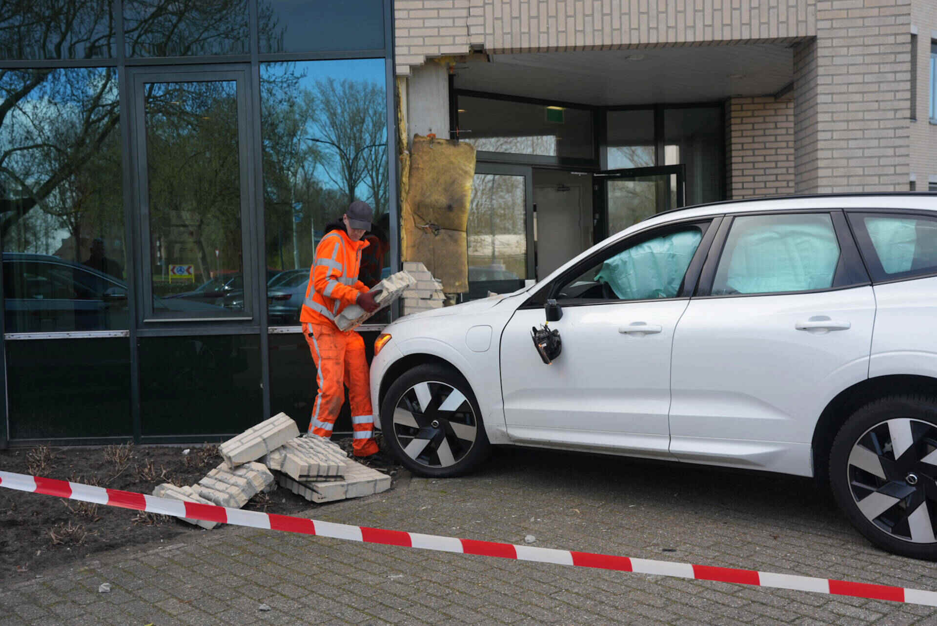 2019 04 27 4837 Loon op zand Loonsehoek nieuwe auto uit de bocht