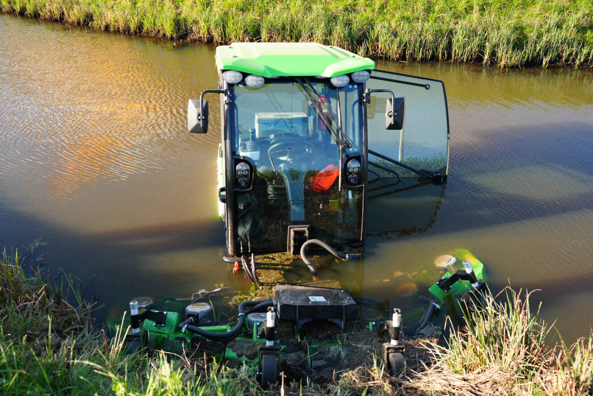 2019 04 27 4837 Loon op zand Loonsehoek nieuwe auto uit de bocht