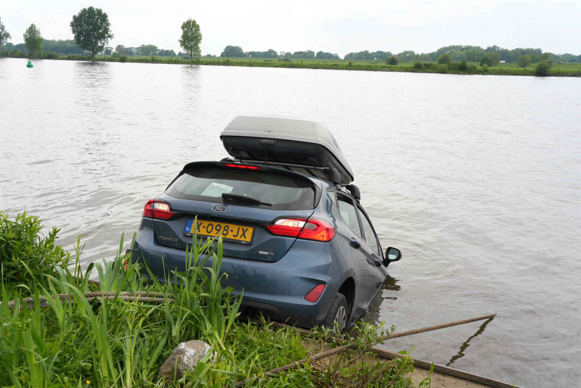 2019 04 27 4837 Loon op zand Loonsehoek nieuwe auto uit de bocht