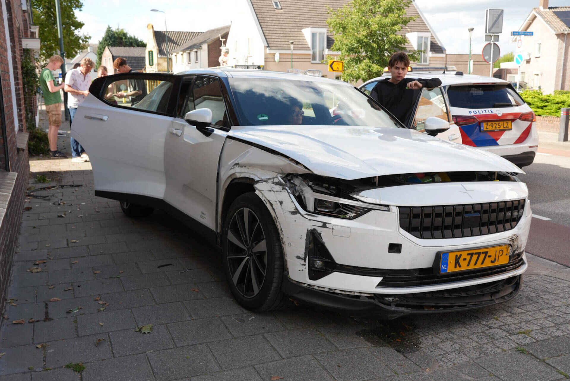 2019 04 27 4837 Loon op zand Loonsehoek nieuwe auto uit de bocht